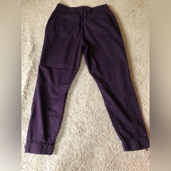 Levi’s Women’s Joggers - Picture 2 of 5